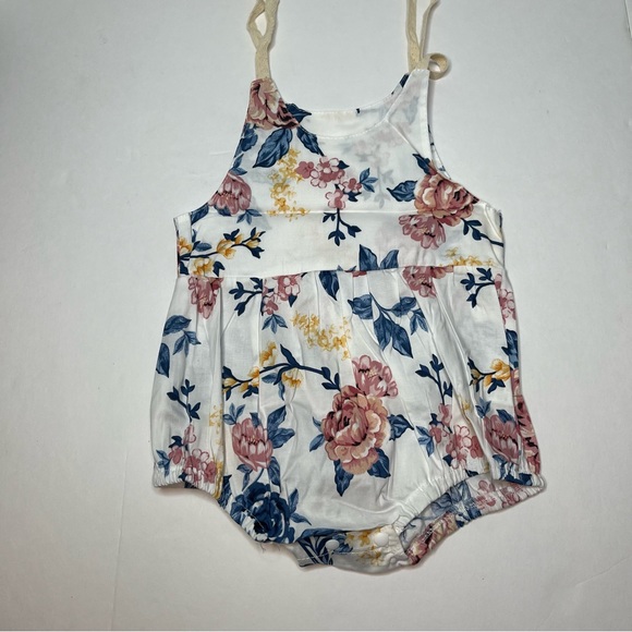 Baby Girl Floral Romper Jumpsuit with Ties and Snaps Size 3 - 6 M.  New! - Picture 2 of 9